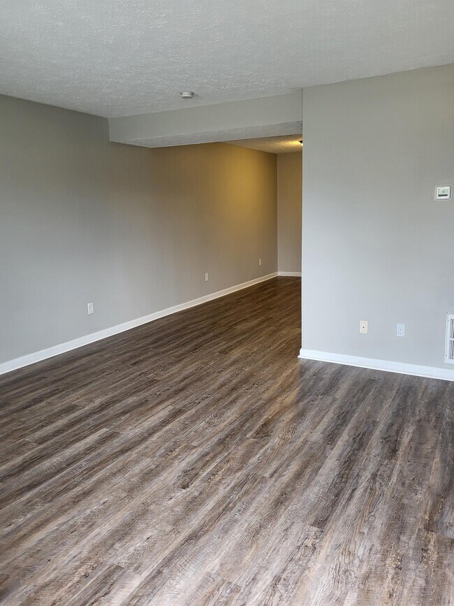 Foto del edificio - 136 Spring Cir Dr