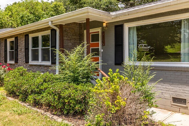 Building Photo - Spacious 4-Bedroom Ranch Home in Belvedere...