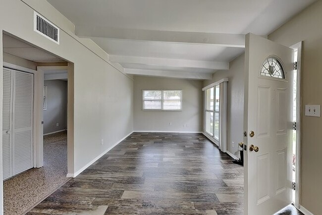 Building Photo - 1703 Carnegie Cir