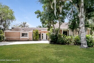 Building Photo - 6621 Fort Pierce Blvd