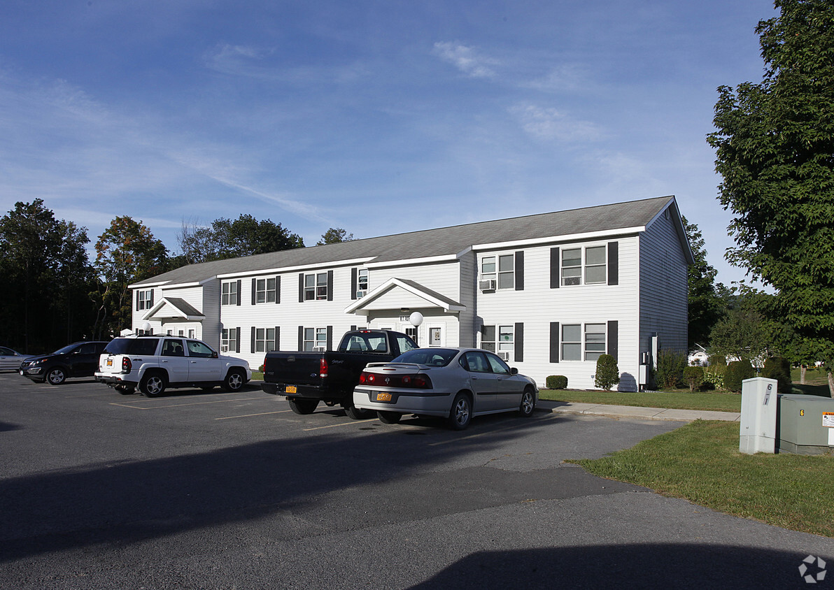 Building Photo - 125-128 MT Path