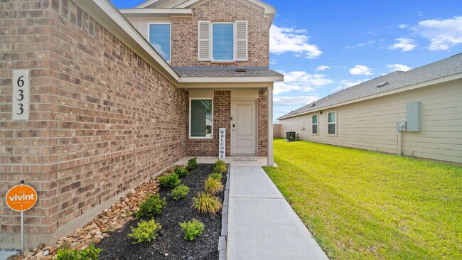 Foto del edificio - Built in 2025, well cared for, and lightly lived in 4-bedroom, 2.5-bath home located just minutes...