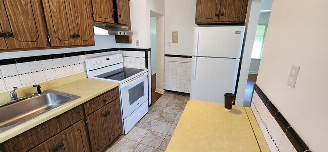 Foto del edificio - Updated Hanley Hills Home with Large Fenced Yard & Full Basement