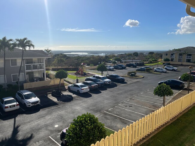 Foto del edificio - Clean upstairs unit with beautiful ocean v...