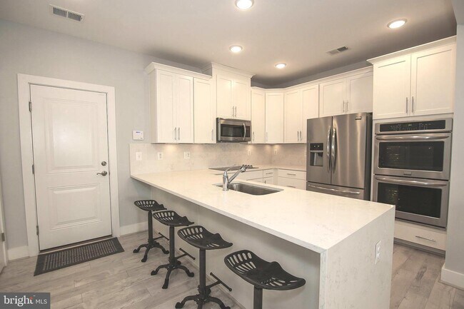 Building Photo - 20545 Milbridge Ter