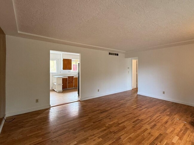 Photo - 426 N Skidmore St Apartment