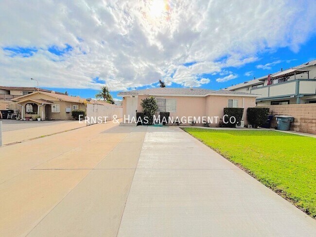 Foto del edificio - 8142 California St