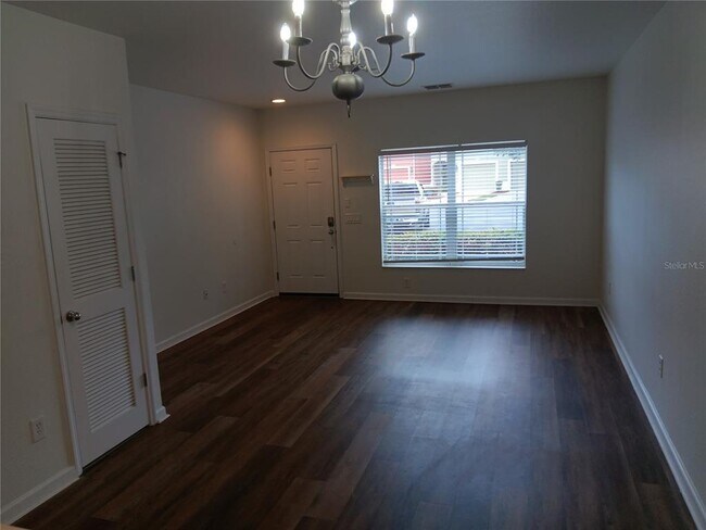 Building Photo - 4910 SW 45th Cir