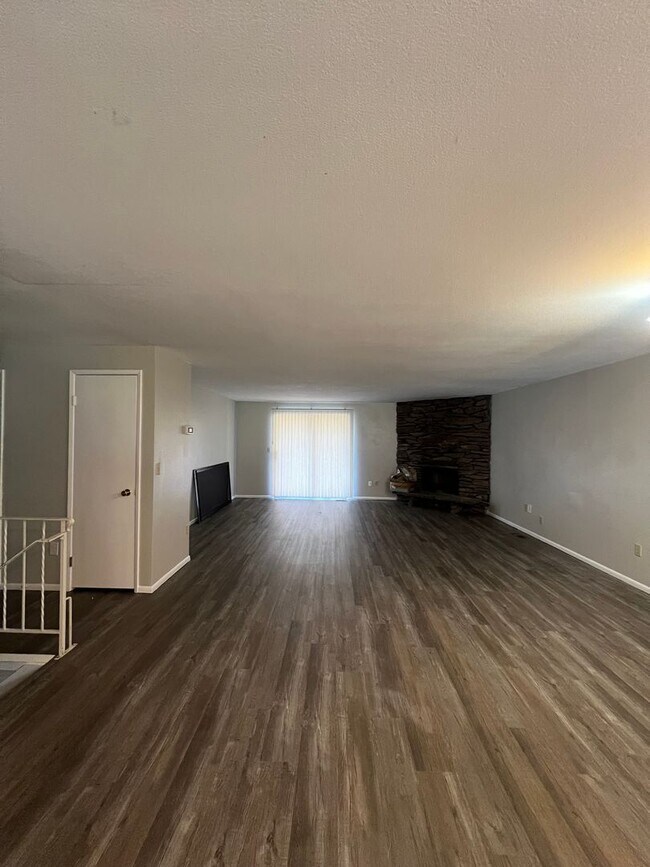 Foto del edificio - 4217-4219 W. Indian Trail Rd