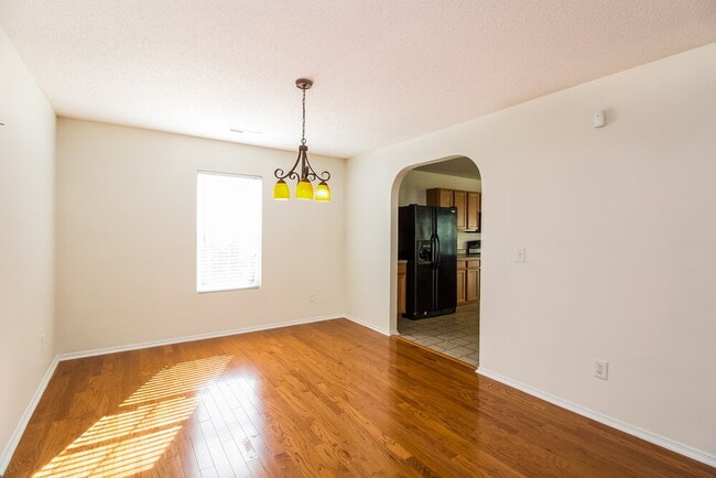 Building Photo - 912 Mailwood Dr