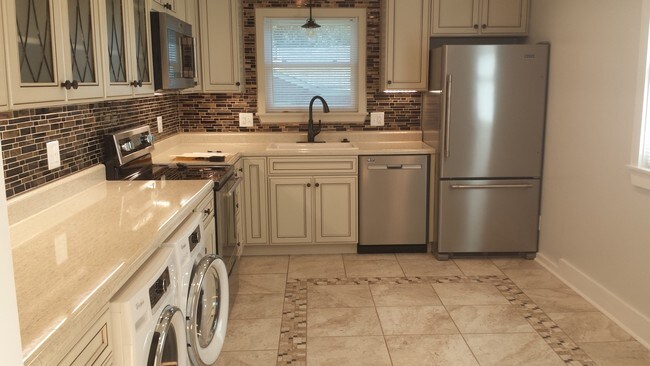 Foto del edificio - 2216 N Berkshire Rd
