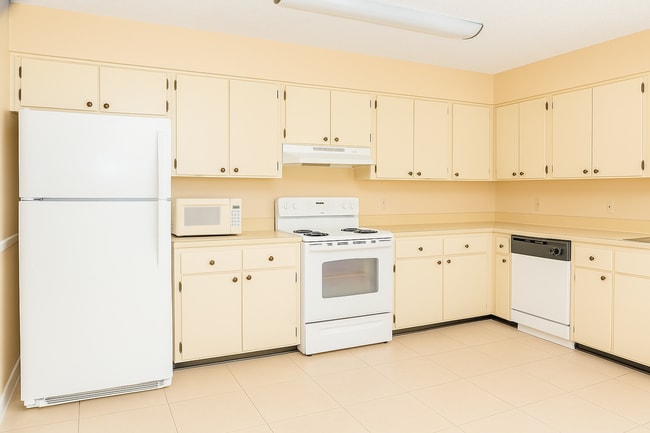 Photo - 1915 E Central Blvd Townhome