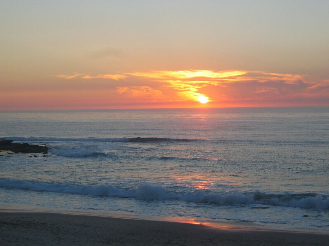 Foto principal - Rare Coastal 1BR Between Windansea Beach a...