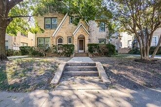 Building Photo - 5924 La Vista Dr