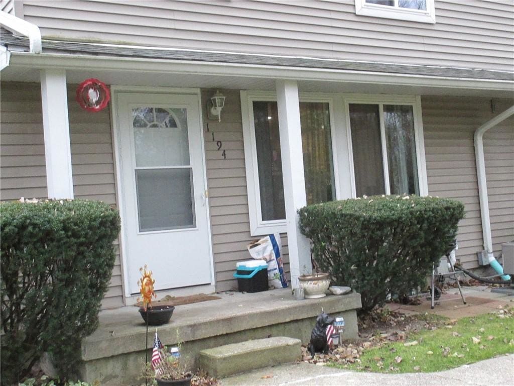 1194 Leisure Dr, Flint, MI 48507 Condo for Rent in Flint, MI