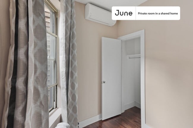 Foto del edificio - Room in Shared 3 bed/1 bath home