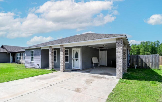 Building Photo - 601 Elizabeth Dr