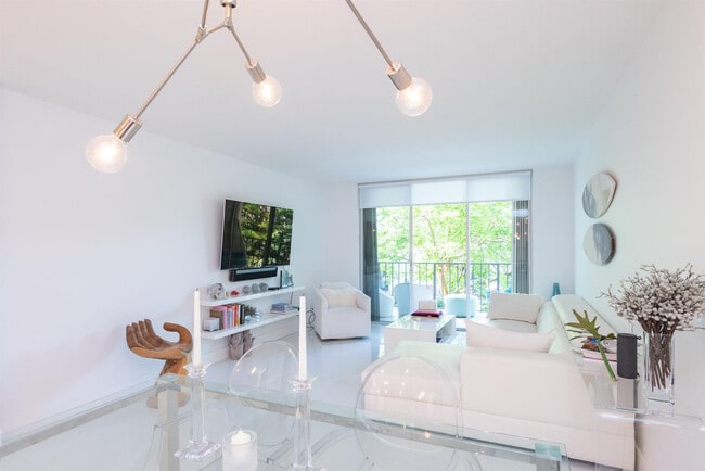 Foto del edificio - 3581 S Ocean Blvd