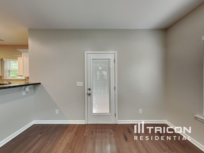 Foto del edificio - 7520 Spicer Ct