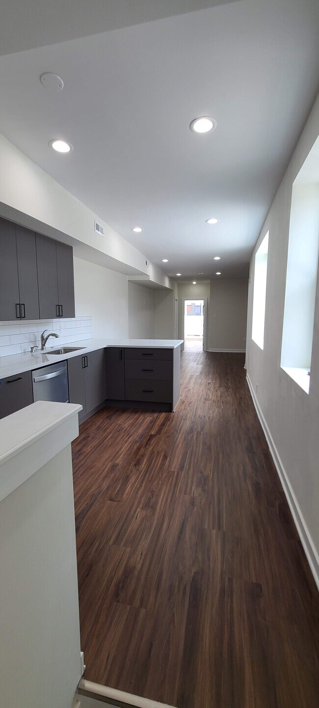 kitchen-2 - 2431 Kensington Ave