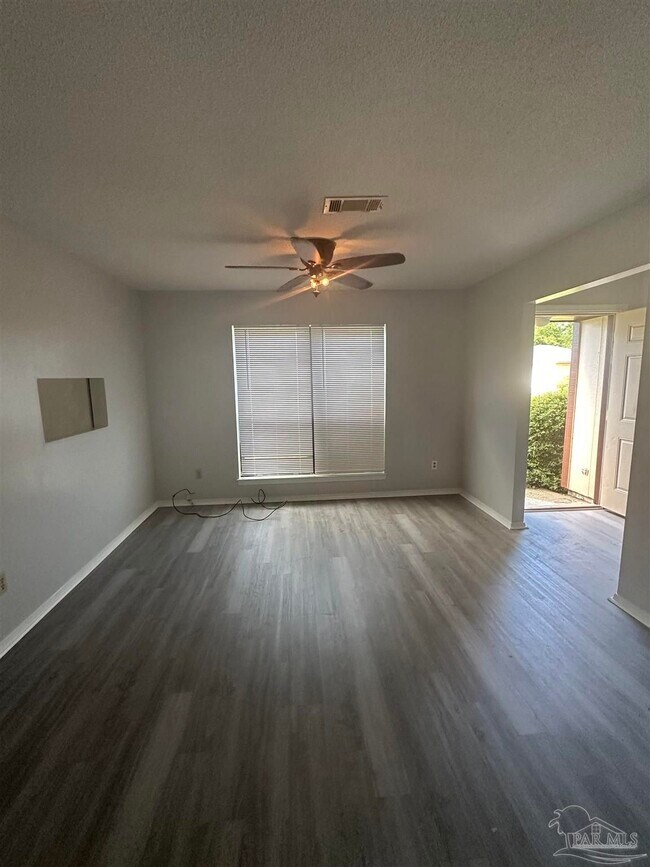 Building Photo - 4012 Leesbury Dr