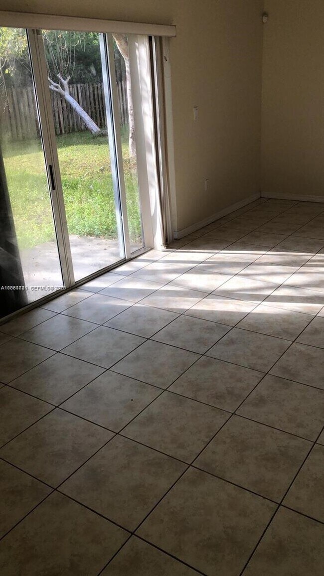 Foto del edificio - 620 SW 11th St