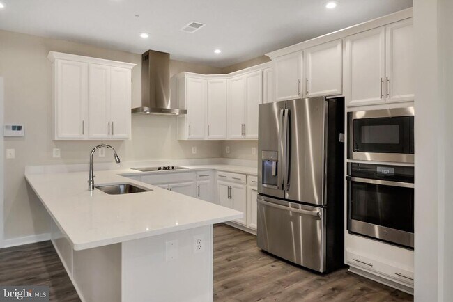 Building Photo - 44615 Wolfhound Sq