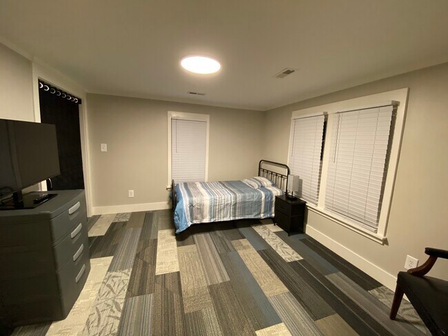 Foto del edificio - 1603 Washington St E