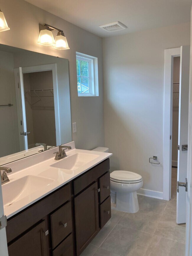 Photo - 101 Martha Washington Pkwy House