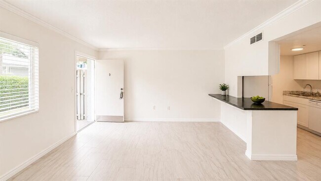 Foto del edificio - 120 BLUE POINT Way