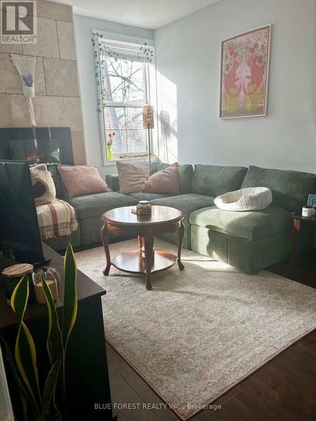 Photo du bâtiment - 1 Waverly Pl