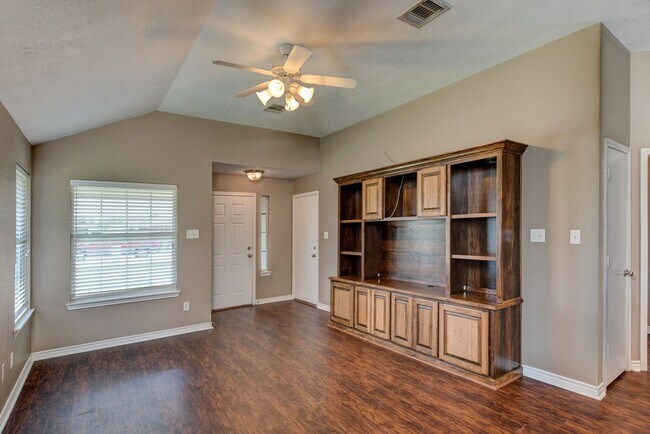 Foto del edificio - Beautiful 3 Bed, 2 Bath in Great Neighborh...