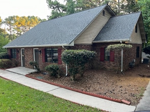 Building Photo - 556 Wedgewood Dr