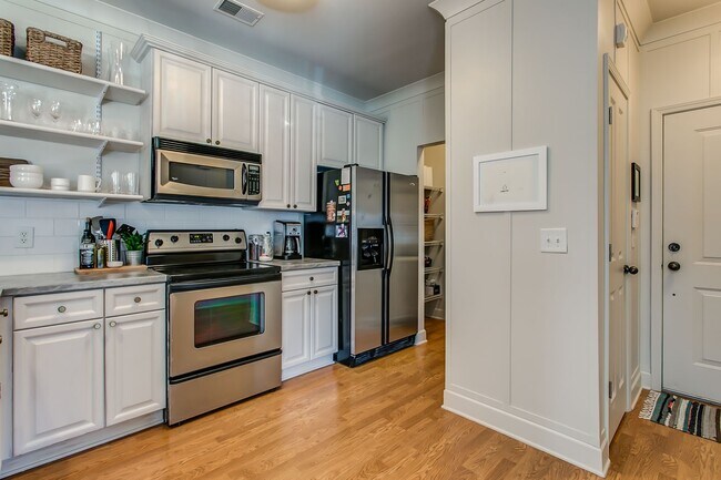 Foto del edificio - 7230 Althorp Way