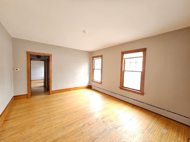 Building Photo - 211 Edwards Ave