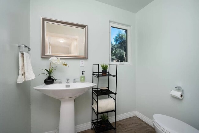 Building Photo - 15316 Del Gado Dr