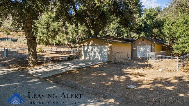 Building Photo - 40108 San Francisquito Canyon Rd