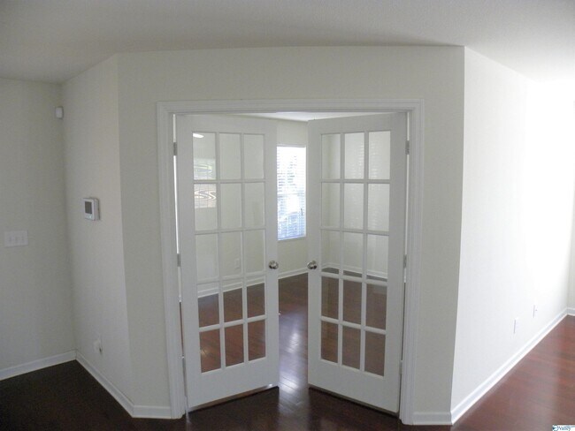 Building Photo - 225 Laramie Circle