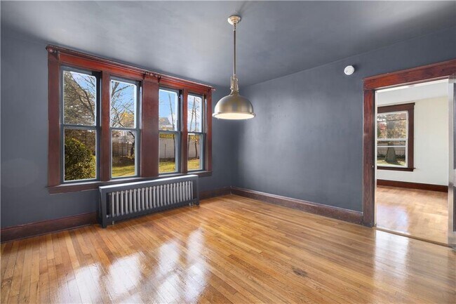 Building Photo - 31 Cranston Ave