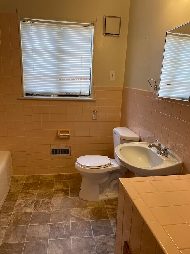 Foto del edificio - 1708 Madison Ave