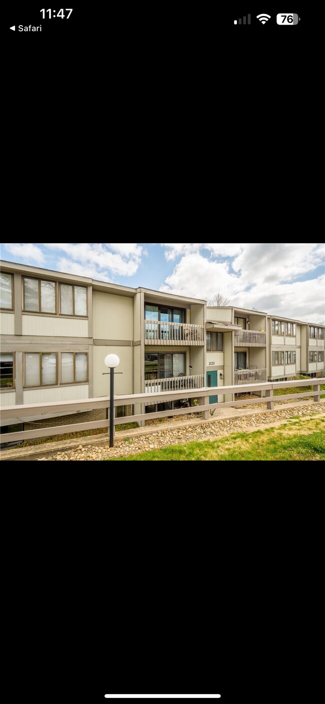 Foto del edificio - 321 Ridge Point Cir