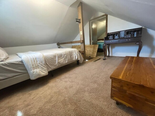 Espacio tipo loft/dormitorio principal - 350 Hilltown Rd