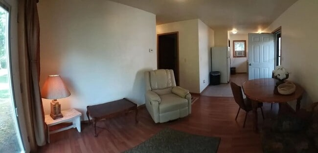 Building Photo - Lakeview Homes