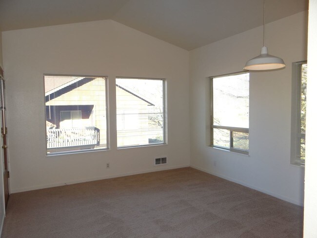 Building Photo - 387 S 58th St