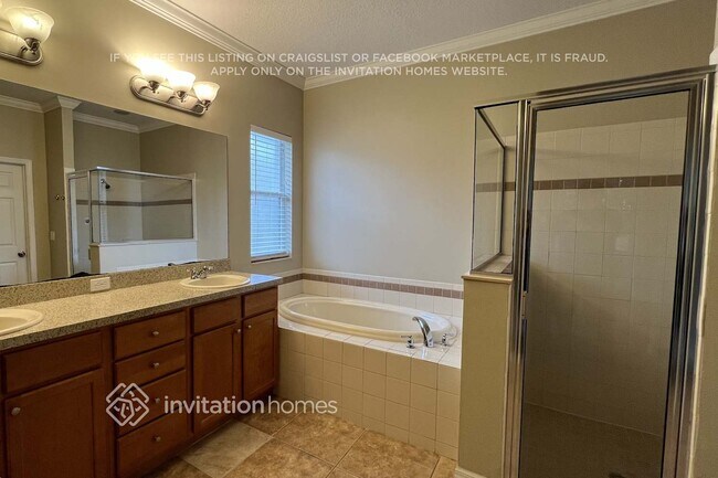 Building Photo - 10649 Masters Dr