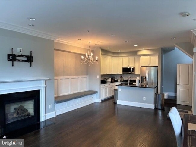 Photo - 514 N Royal St Townhome