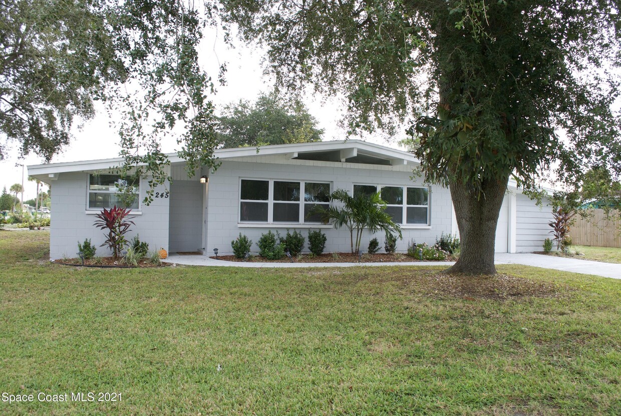 Foto principal - 245 Sabal Ave