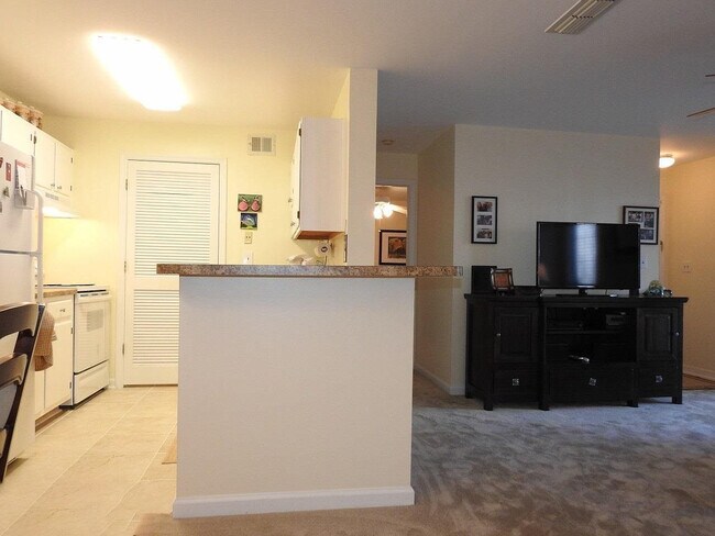 Foto del edificio - 635 Granville Ct