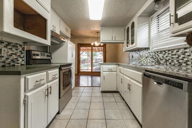 Foto del edificio - 1251 Kingston Rd