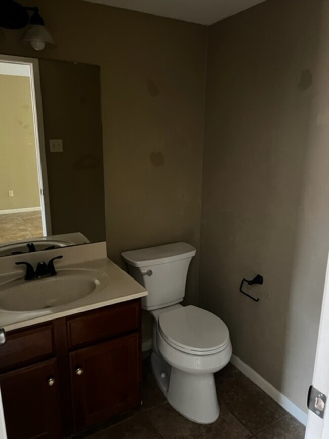 Building Photo - 5101 Middlecoff